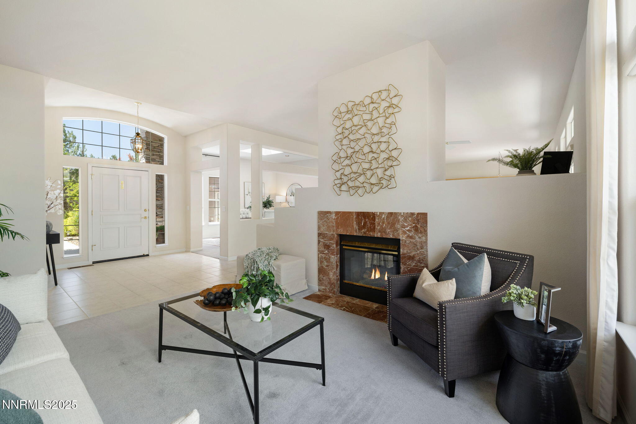 11-web-or-mls-5084 E Acoma-4