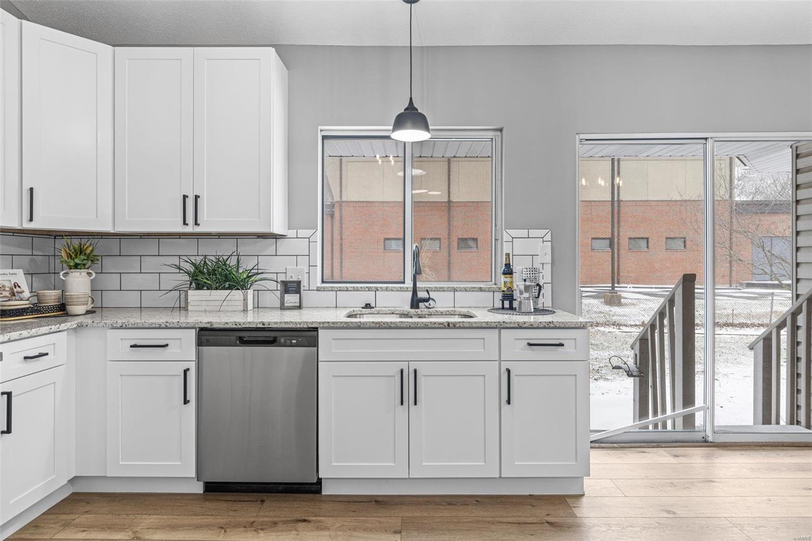 549 Rancho Lane Florissant, MO 63031 - Photo 14 of 45