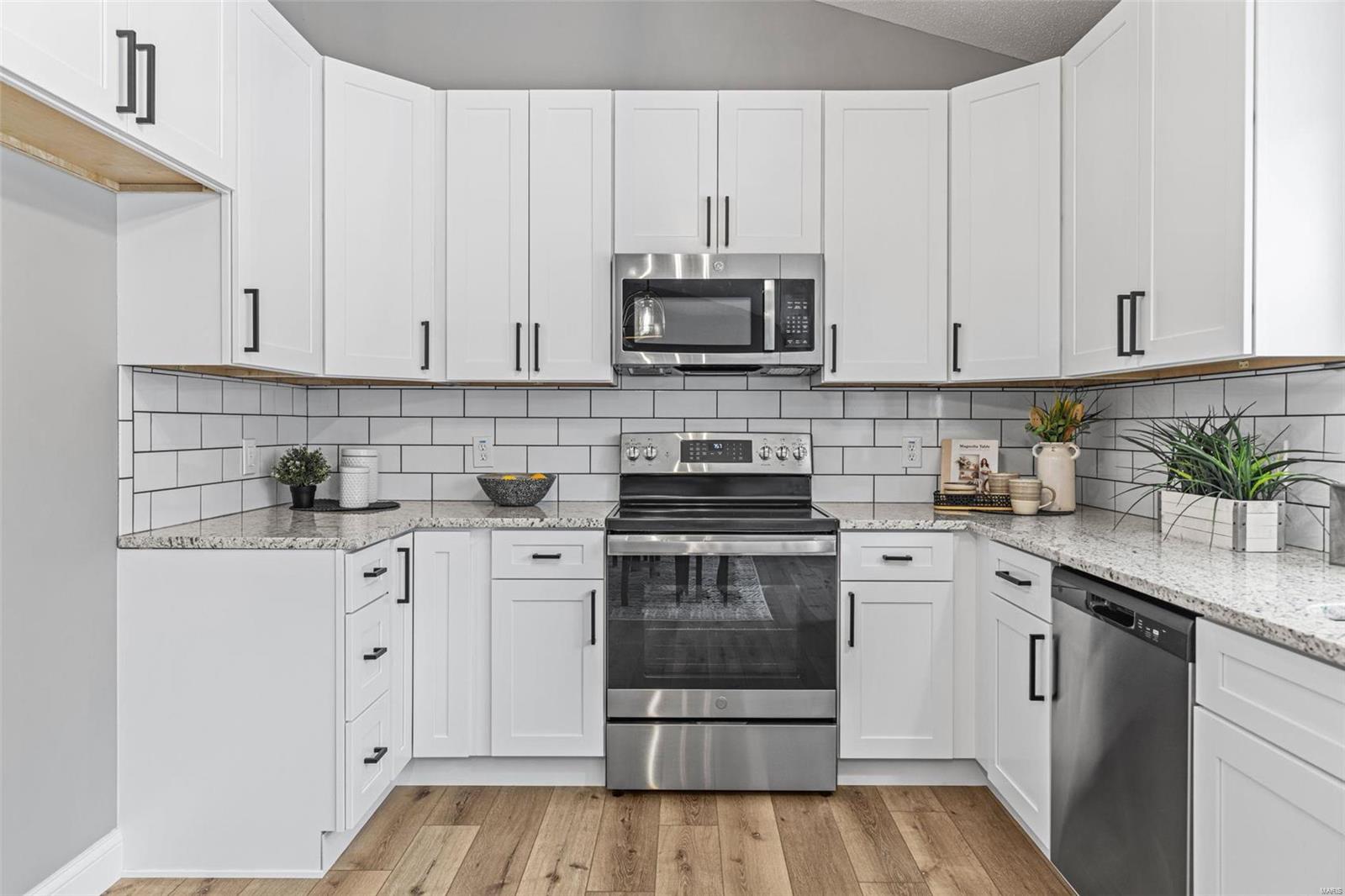 549 Rancho Lane Florissant, MO 63031 - Photo 15 of 45