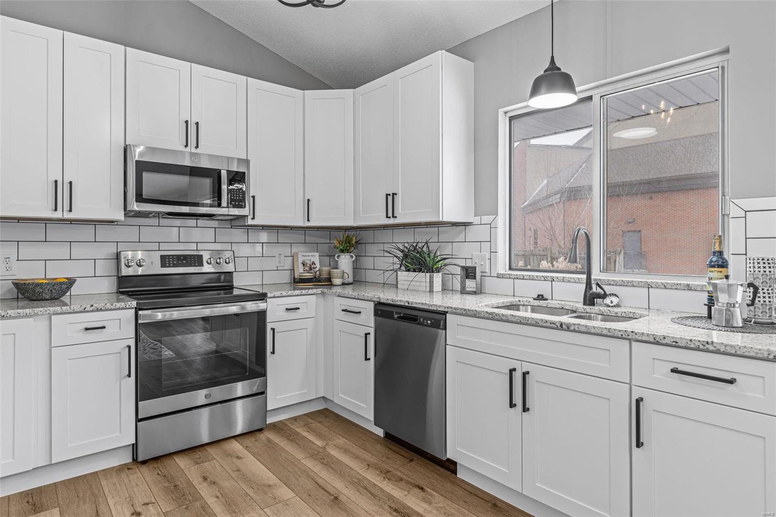 549 Rancho Lane Florissant, MO 63031 - Photo 18 of 45