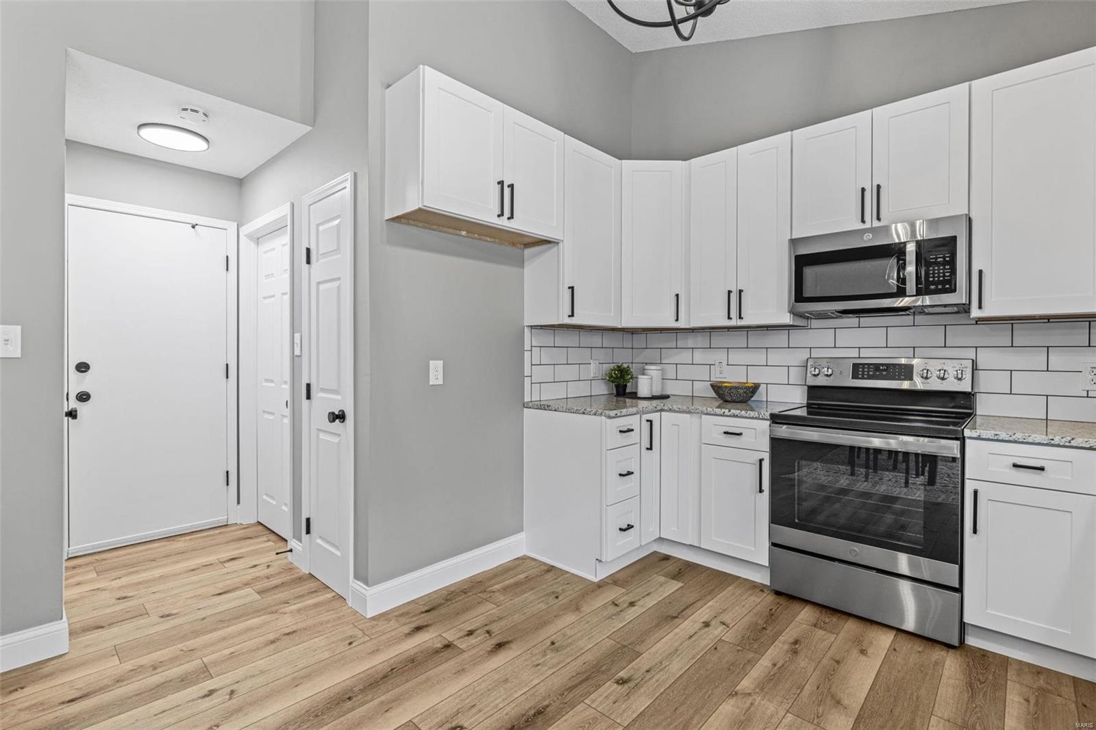 549 Rancho Lane Florissant, MO 63031 - Photo 19 of 45