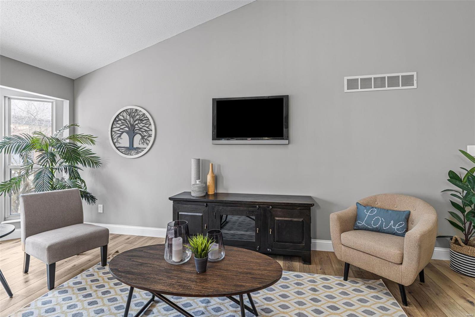 549 Rancho Lane Florissant, MO 63031 - Photo 6 of 45