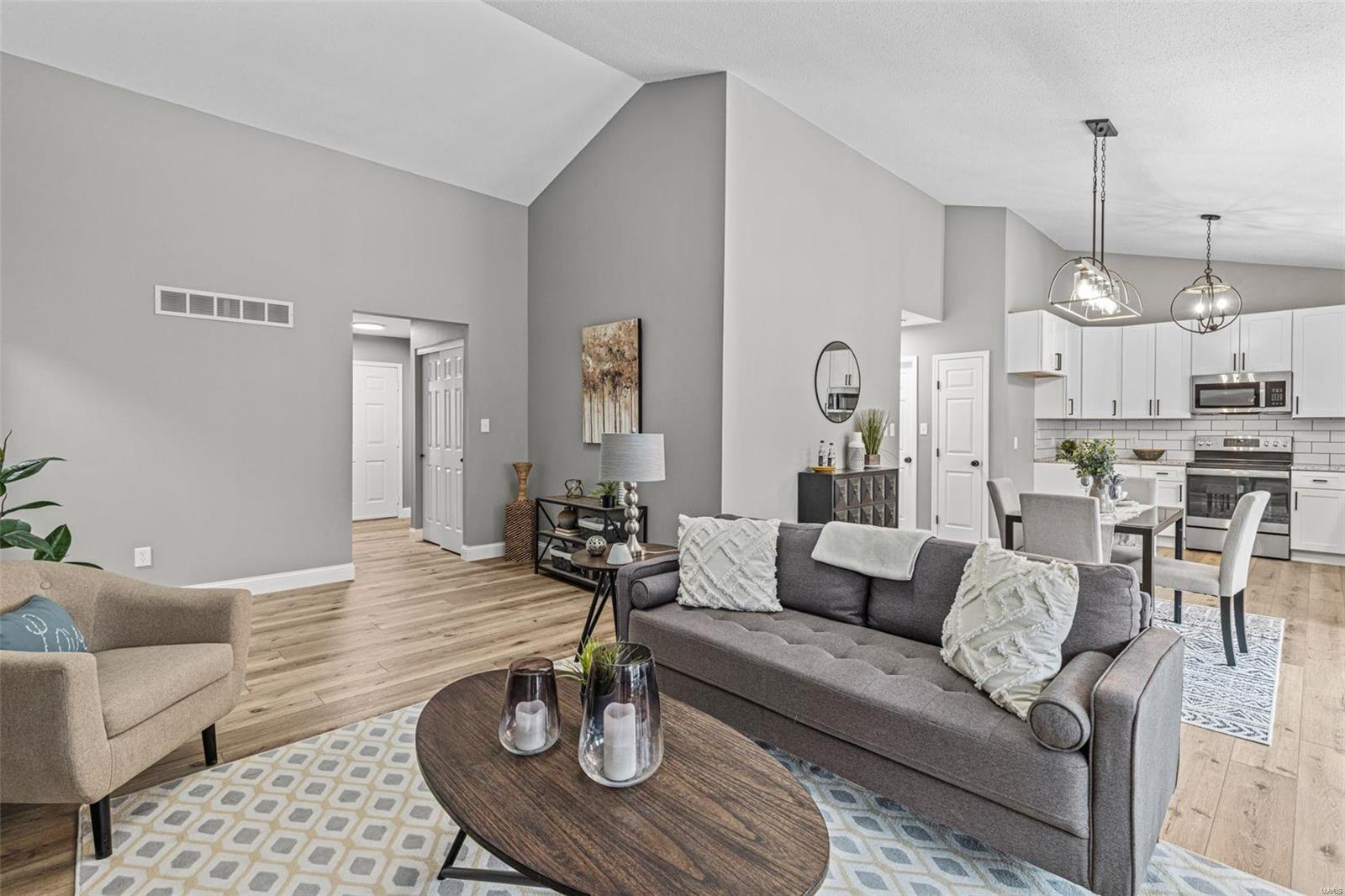 549 Rancho Lane Florissant, MO 63031 - Photo 7 of 45