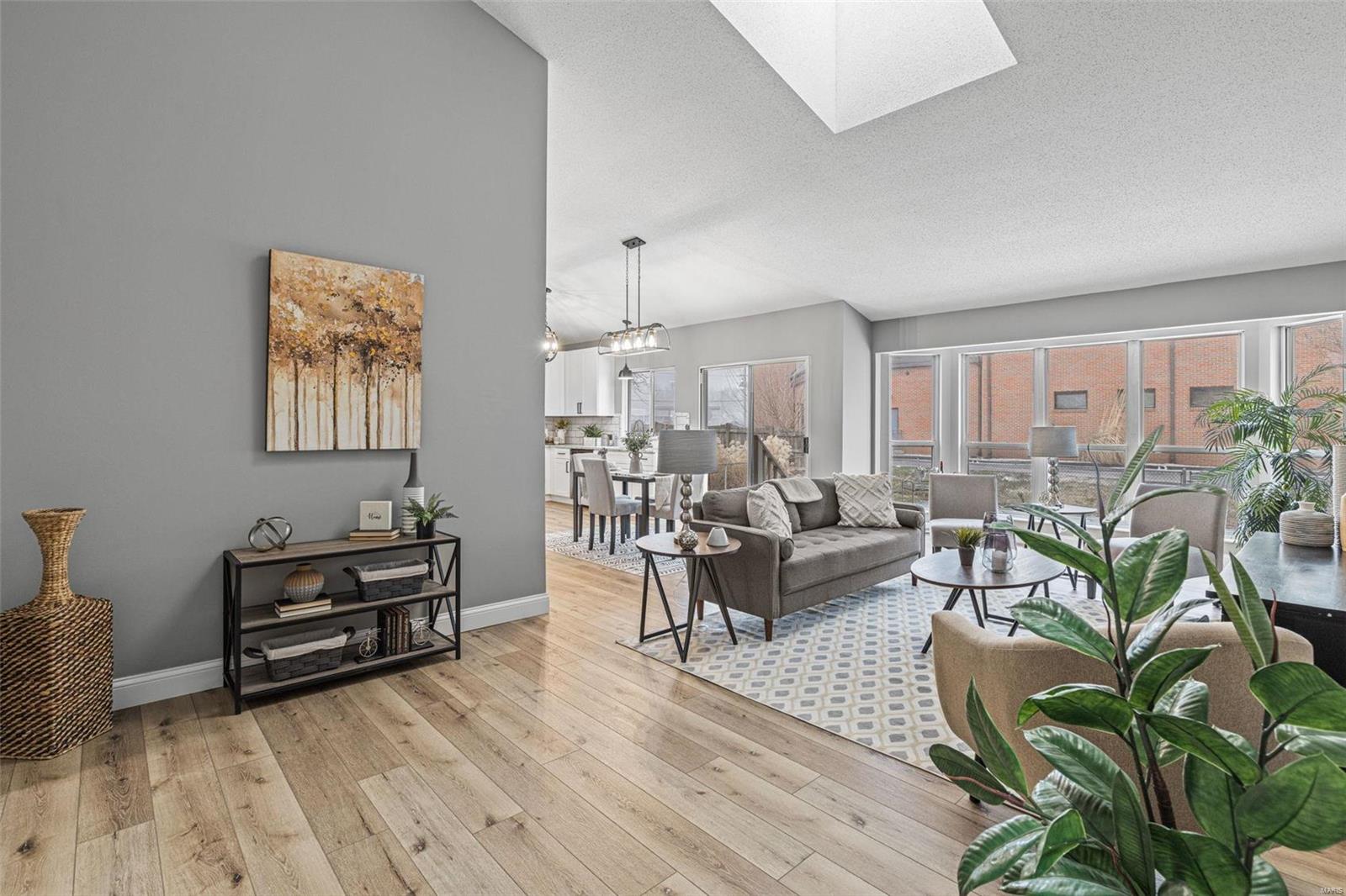 549 Rancho Lane Florissant, MO 63031 - Photo 9 of 45