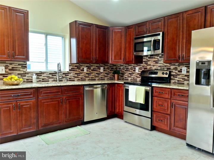 63 Granite Road Levittown, PA 19057 - Photo 1 of 20 Kitchen