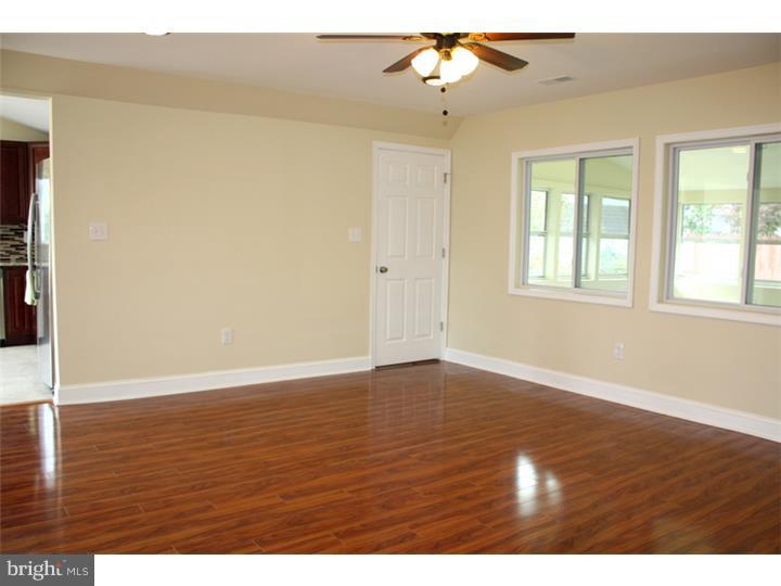 63 Granite Road Levittown, PA 19057 - Photo 4 of 20 Living Room