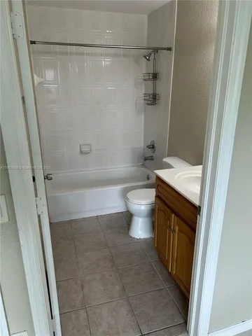 $219,500 | 61 Northeast 13th Street, Unit 11, Homestead, FL 33030