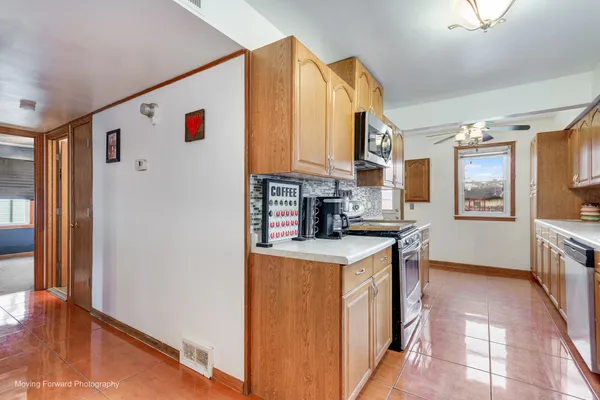 $257,900 | 14325 Kilbourn Avenue, Midlothian, IL 60445