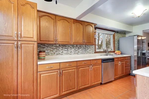 $257,900 | 14325 Kilbourn Avenue, Midlothian, IL 60445