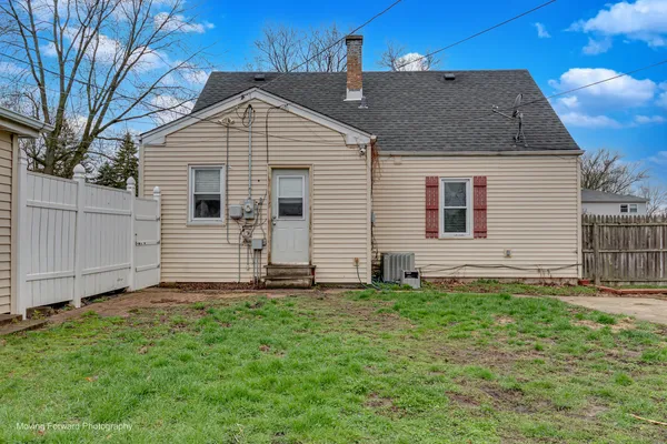 $257,900 | 14325 Kilbourn Avenue, Midlothian, IL 60445