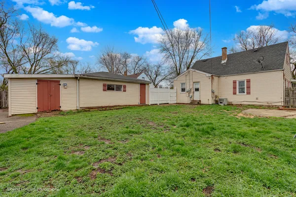 $257,900 | 14325 Kilbourn Avenue, Midlothian, IL 60445