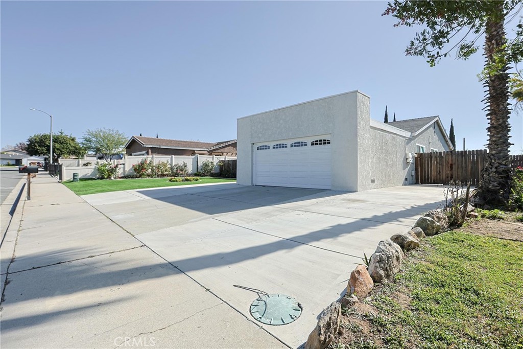 24675 Singer Street Moreno Valley, CA 92557 - Photo 5 of 48