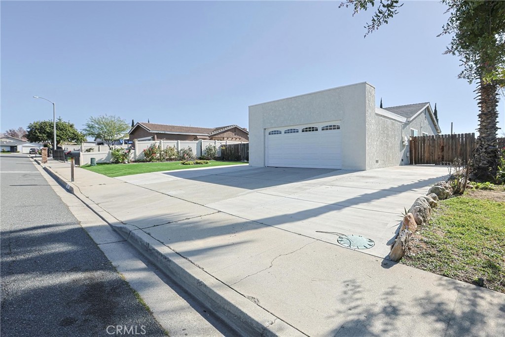 24675 Singer Street Moreno Valley, CA 92557 - Photo 6 of 48