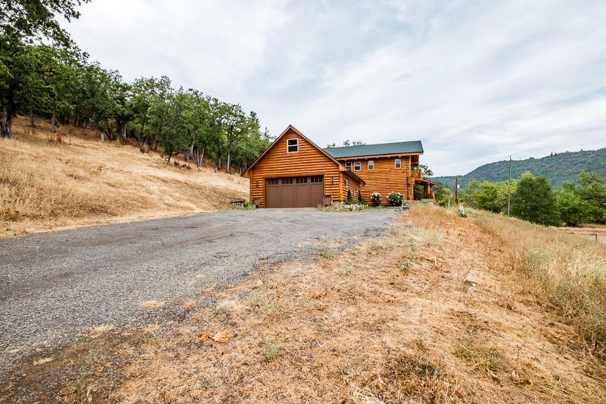 16111 Shiloh Road White City, OR 97503 - Photo 1 of 35 16111 Shiloh-2