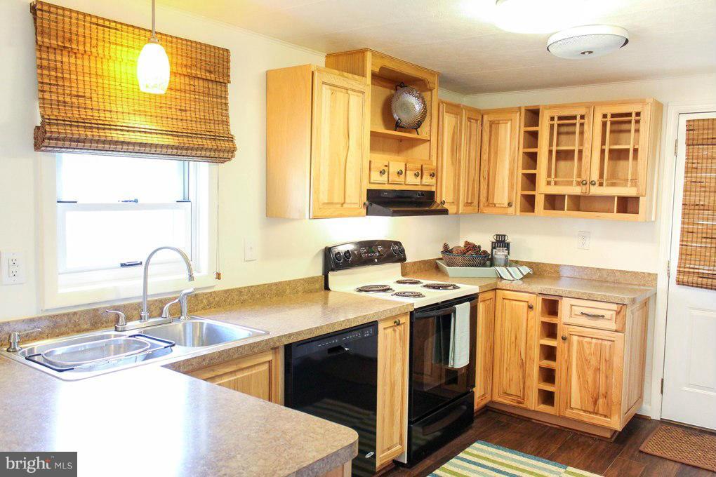 16498 Piney Point Road Piney Point, MD 20674 - Photo 12 of 27 Kitchen