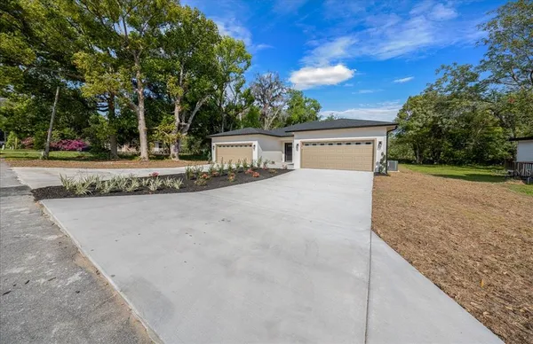 $524,900 | 5849 Southeast Drew Road, Unit 1 & 2, Belleview, FL 34420