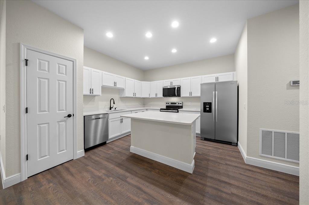 5849 Southeast Drew Road, Unit 1 & 2 Belleview, FL 34420 - Photo 10 of 38