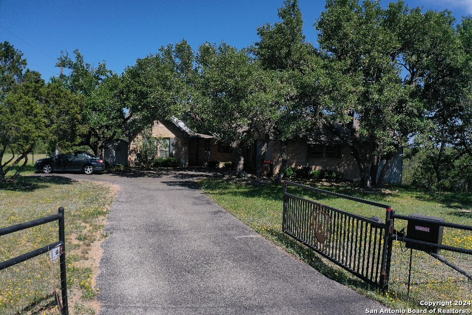 354 Throughbred Spring Branch, TX 78070 - Photo 3 of 18