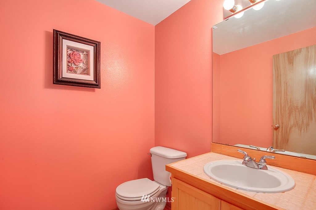 407 Nile Place Northeast Renton, WA 98059 - Photo 12 of 25