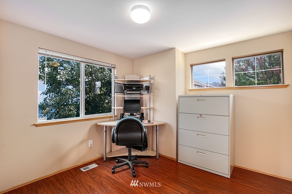 407 Nile Place Northeast Renton, WA 98059 - Photo 20 of 25