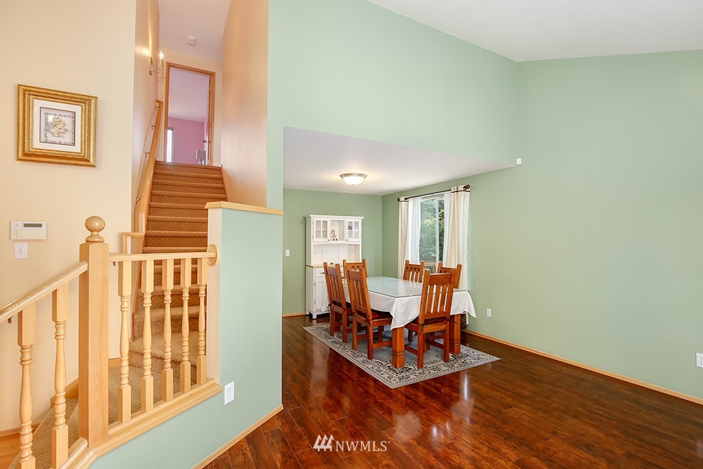 407 Nile Place Northeast Renton, WA 98059 - Photo 3 of 25