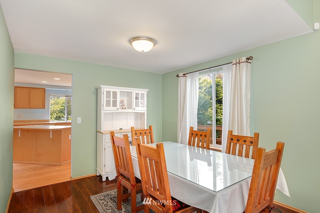 407 Nile Place Northeast Renton, WA 98059 - Photo 5 of 25