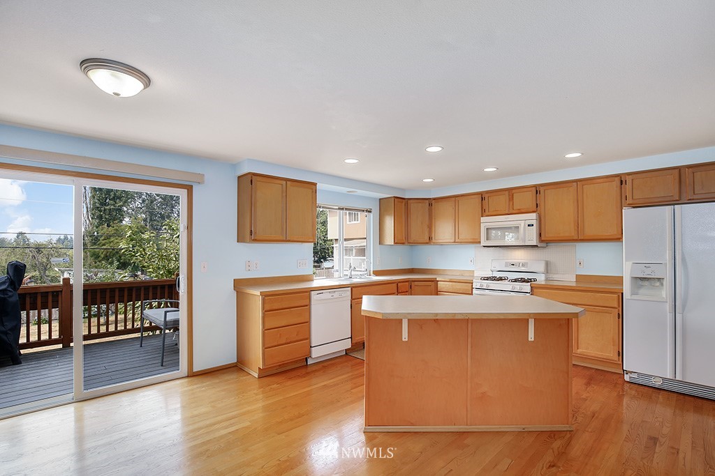 407 Nile Place Northeast Renton, WA 98059 - Photo 6 of 25
