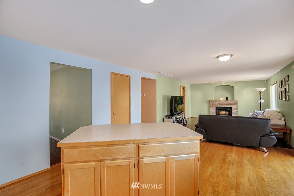 407 Nile Place Northeast Renton, WA 98059 - Photo 8 of 25