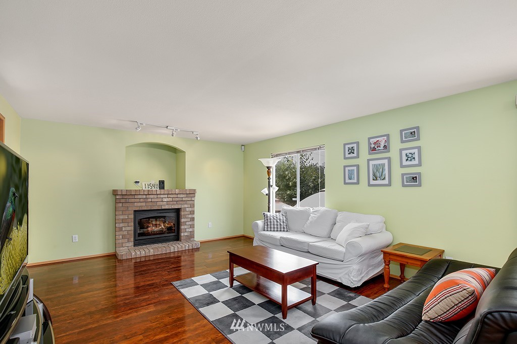 407 Nile Place Northeast Renton, WA 98059 - Photo 9 of 25