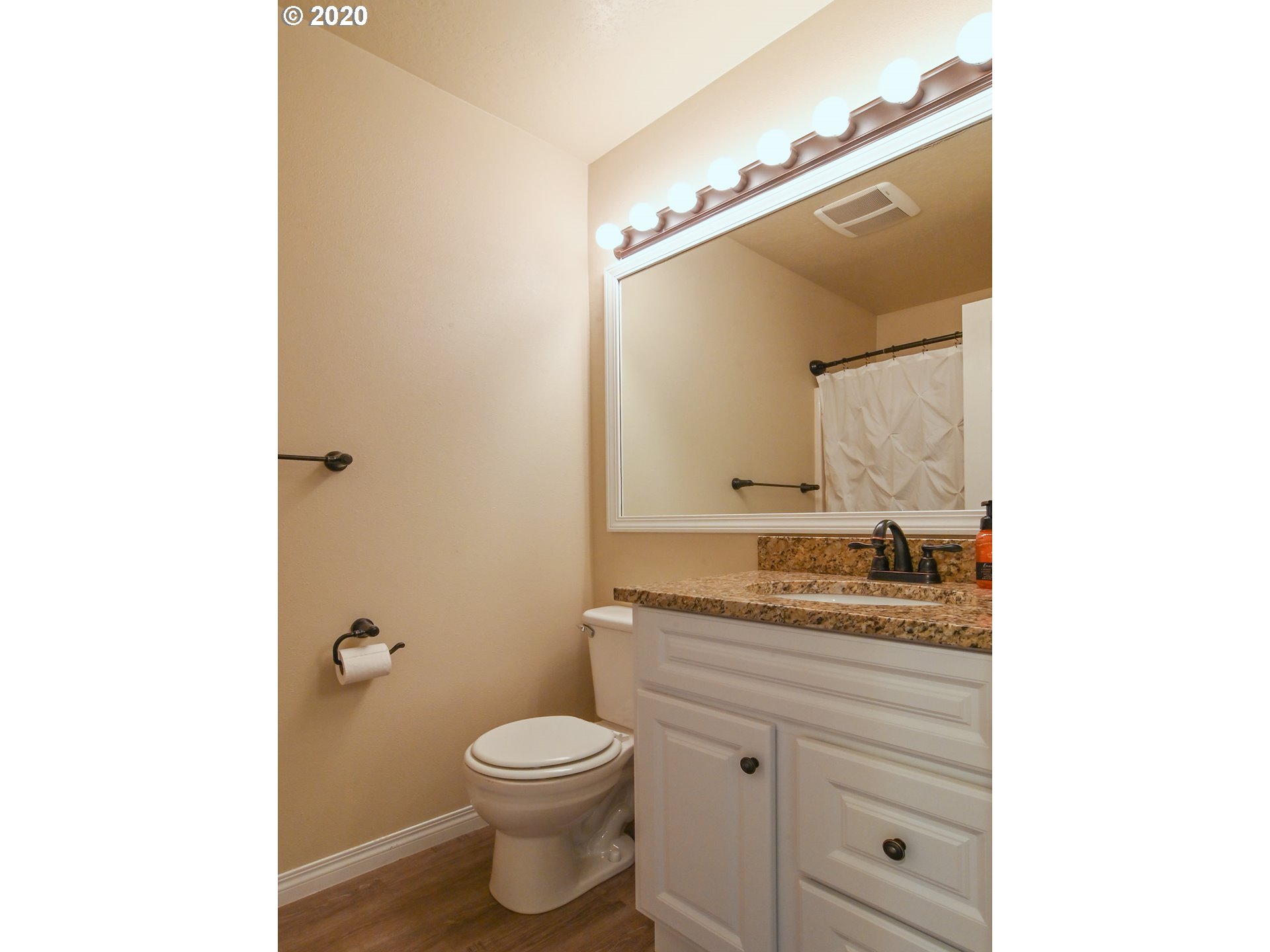 871 South 72nd Street Springfield, OR 97478 - Photo 9 of 32