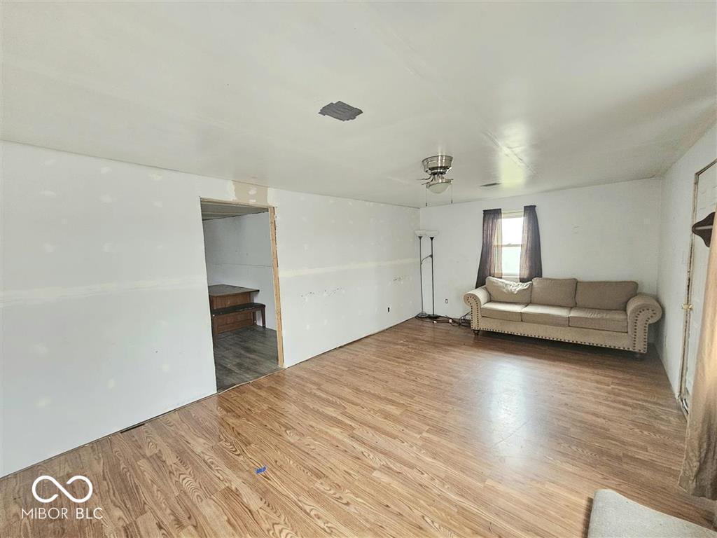 2334 Poplar Street Anderson, IN 46012 - Photo 3 of 18