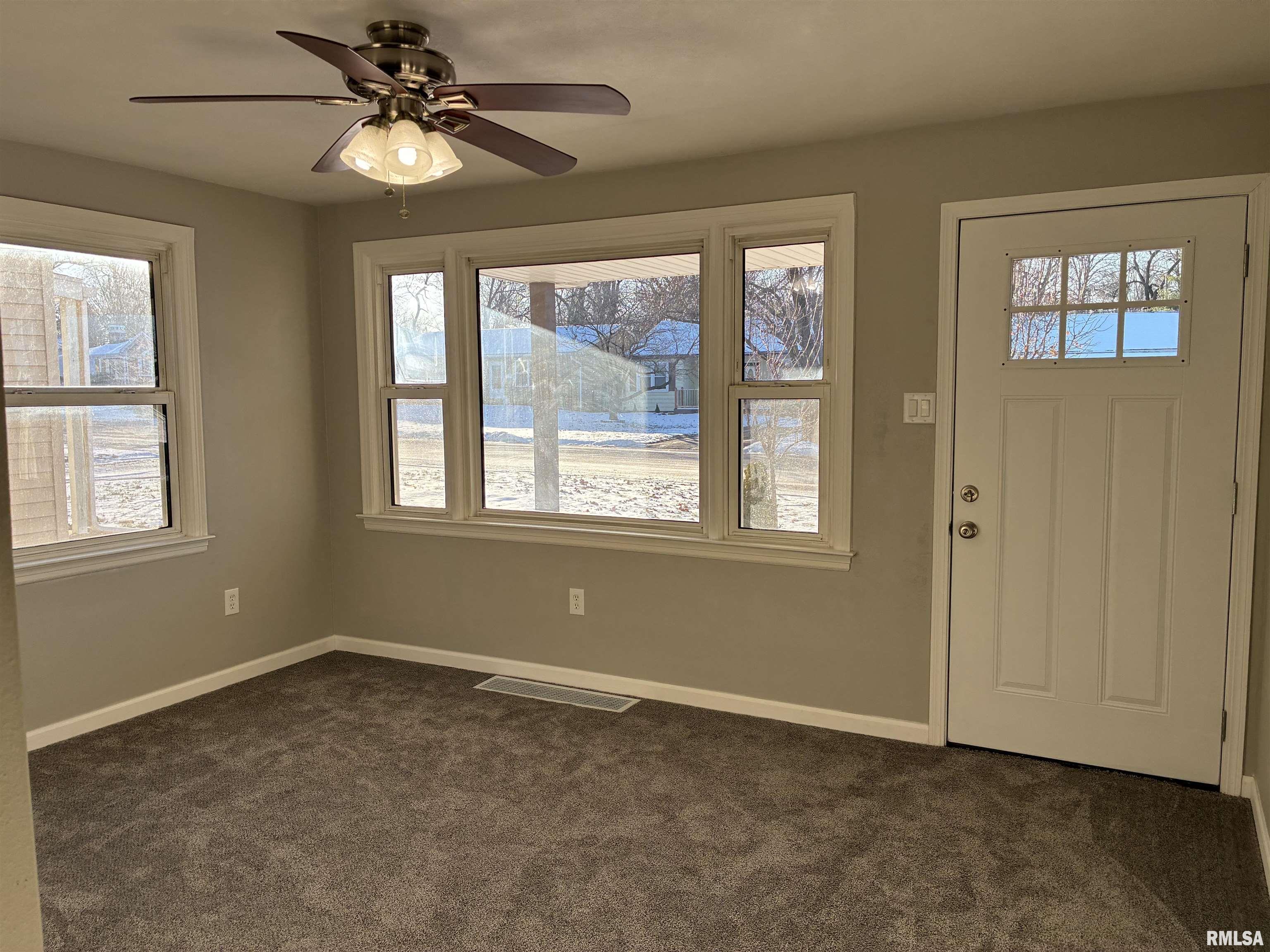 2205 Sycamore Street Quincy, IL 62301 - Photo 4 of 13