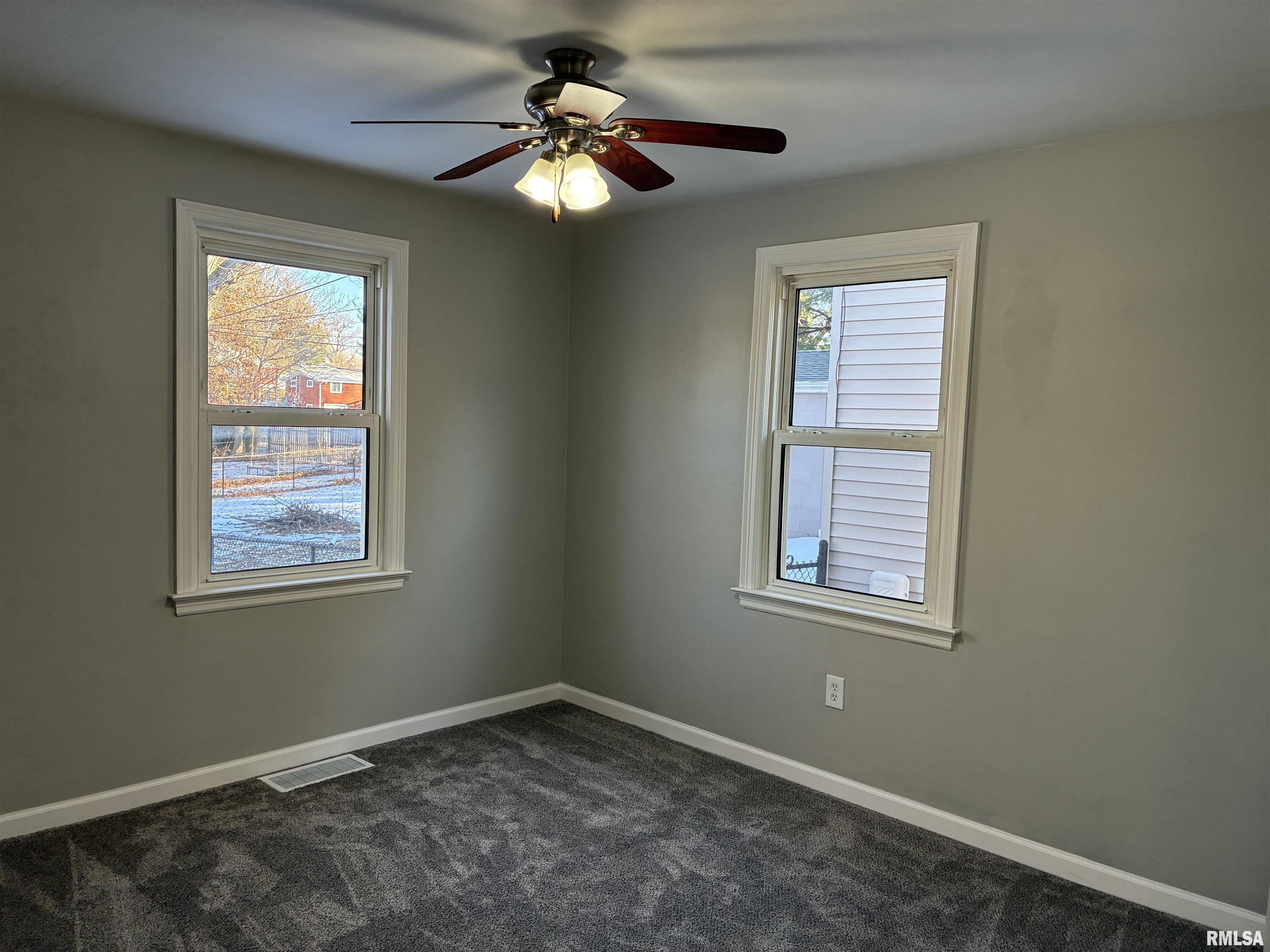 2205 Sycamore Street Quincy, IL 62301 - Photo 5 of 13