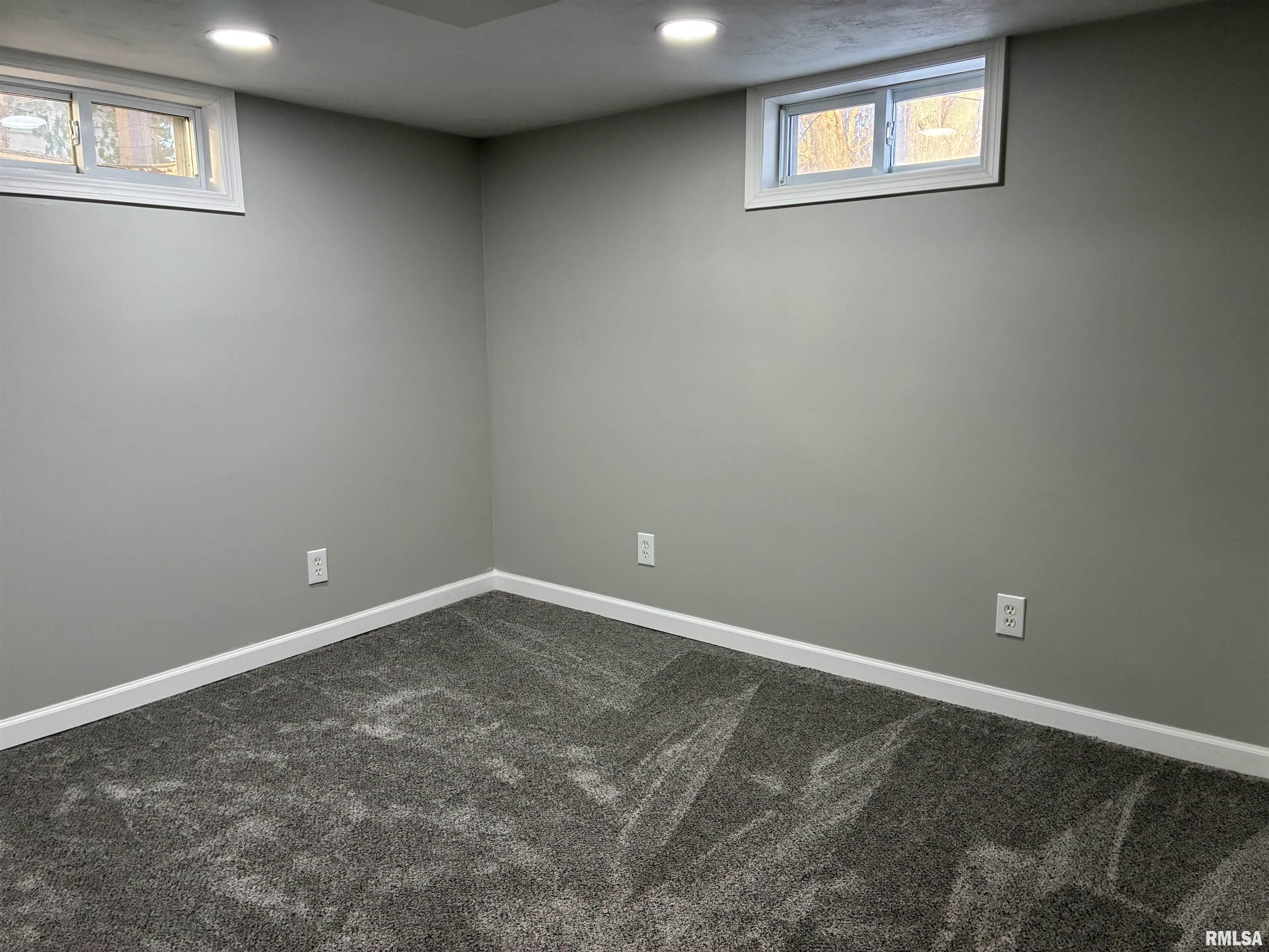 2205 Sycamore Street Quincy, IL 62301 - Photo 9 of 13