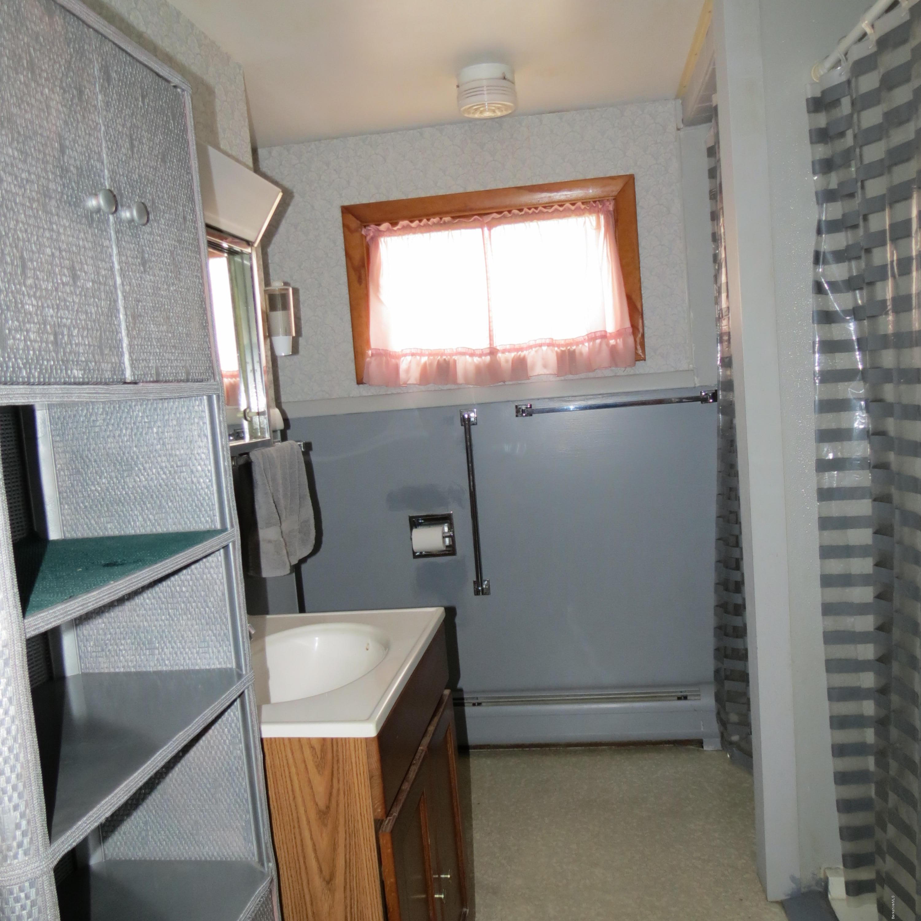 1206 North Hoosac Road Williamstown, MA 01267 - Photo 18 of 26 1st Floor Bath