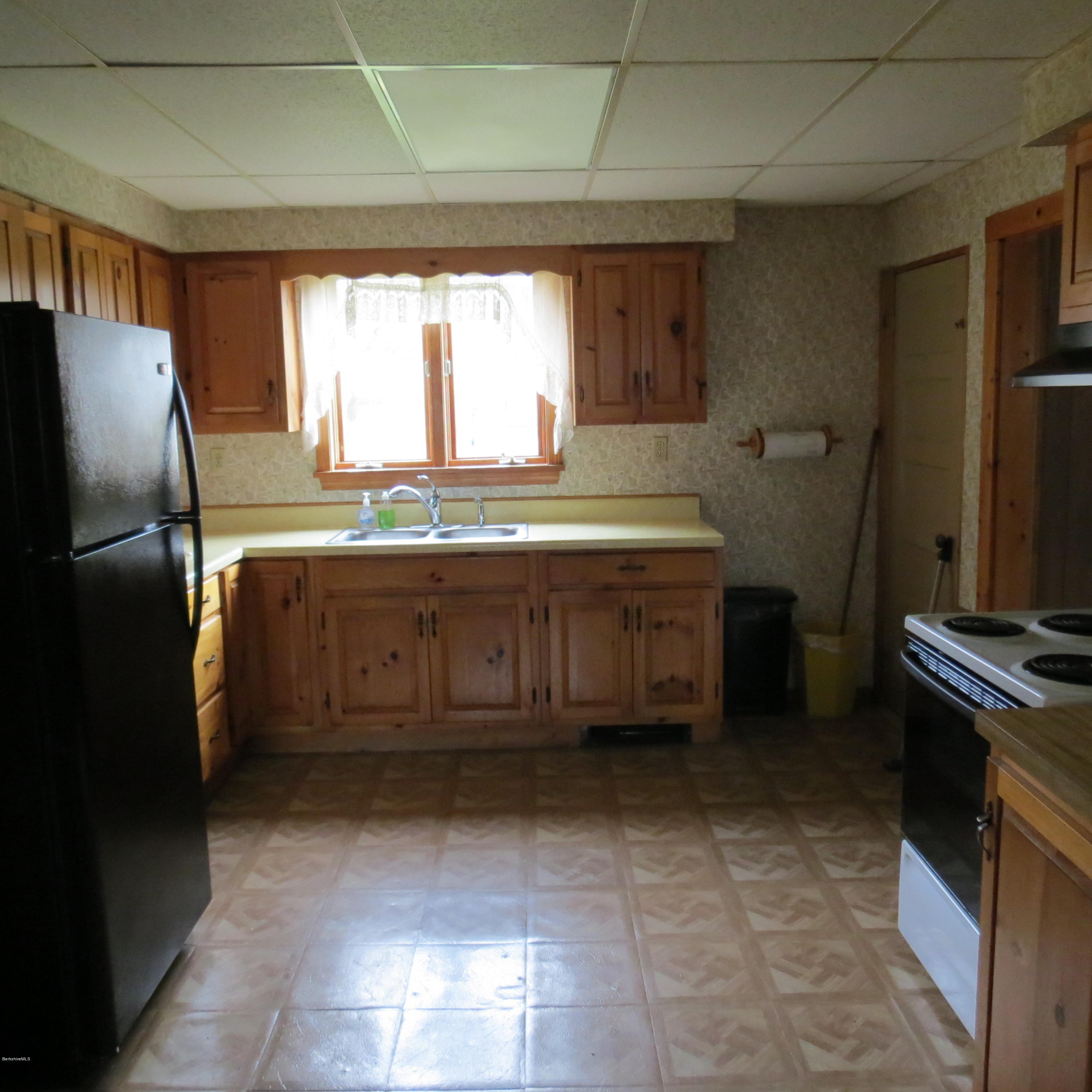 1206 North Hoosac Road Williamstown, MA 01267 - Photo 6 of 26 Kitchen