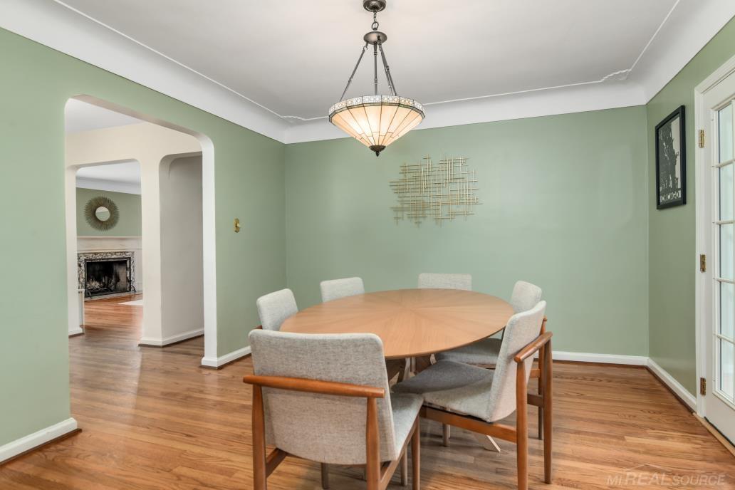 1177 Cadieux Road Grosse Pointe Park, MI 48230 - Photo 10 of 36
