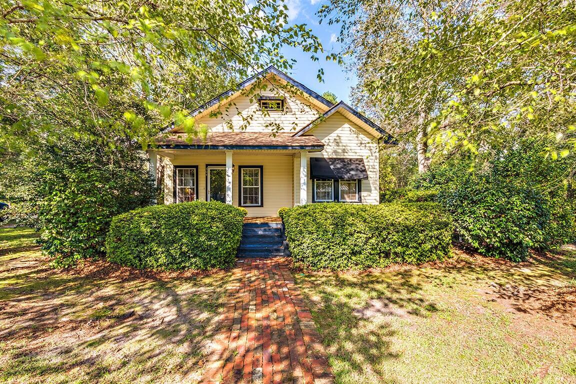 504 Raysor Street St. George, SC 29477 - Photo 1 of 24 20211108193611130109000000-o