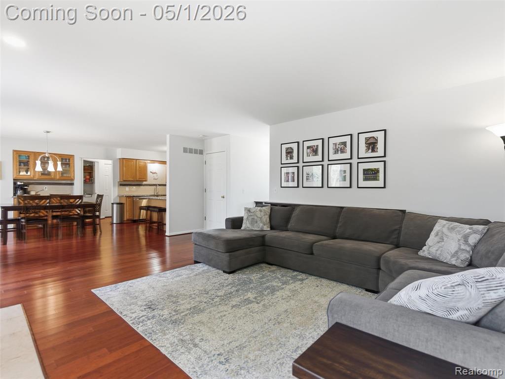 2550 Brilliance Rochester, MI 48309 - Photo 11 of 43