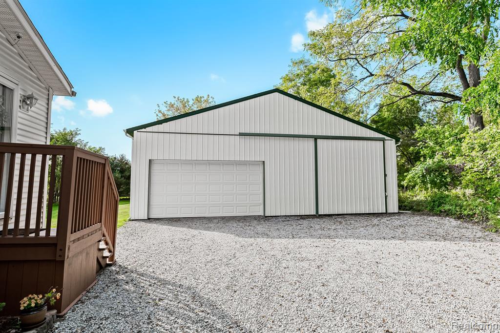 18550 Tipsico Lake Road Fenton, MI 48430 - Photo 24 of 38