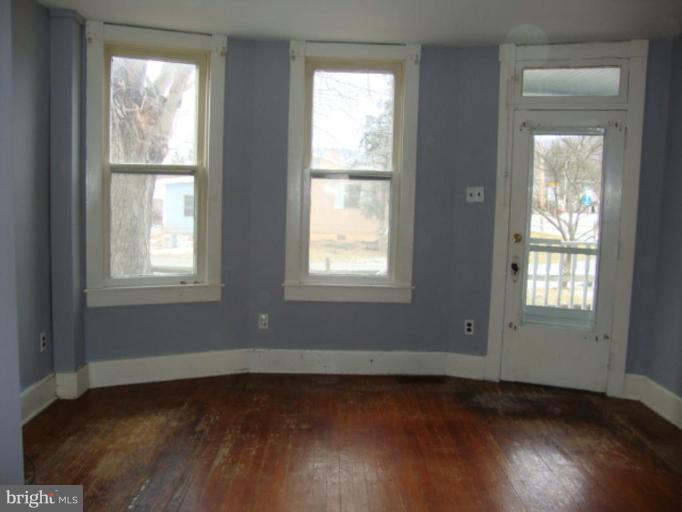 32 Frederick Road Thurmont, MD 21788 - Photo 3 of 13 Sitting Room