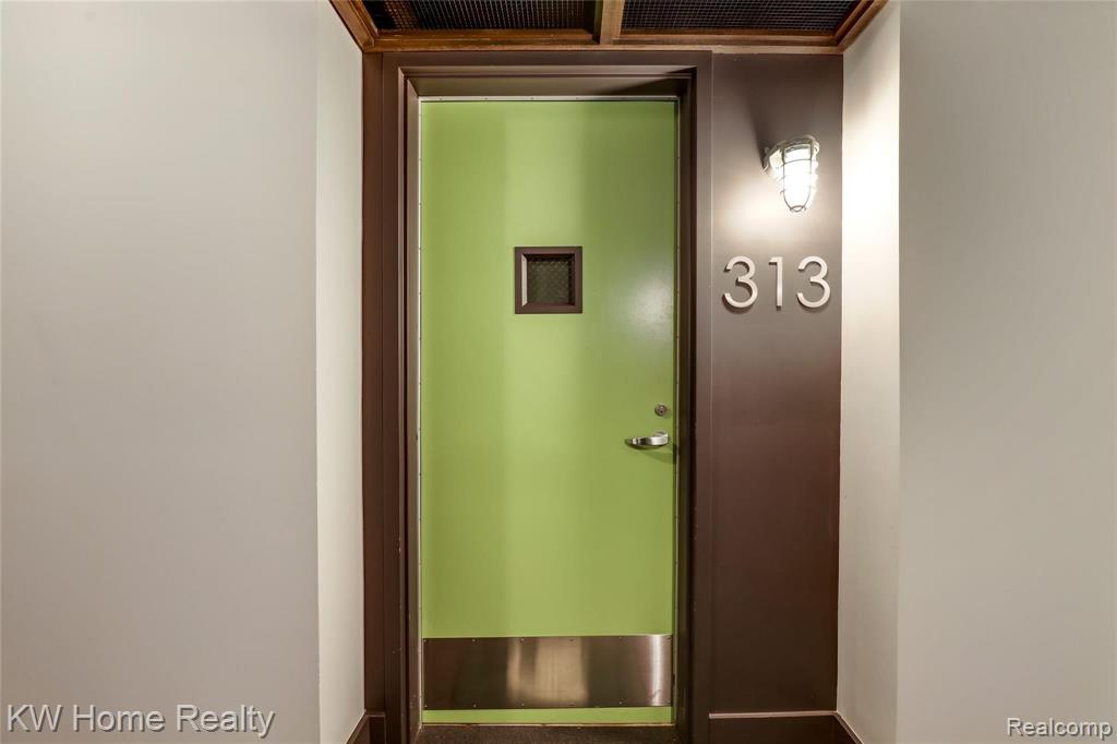 211 East 9 Mile Road, Unit 313 Ferndale, MI 48220 - Photo 2 of 33