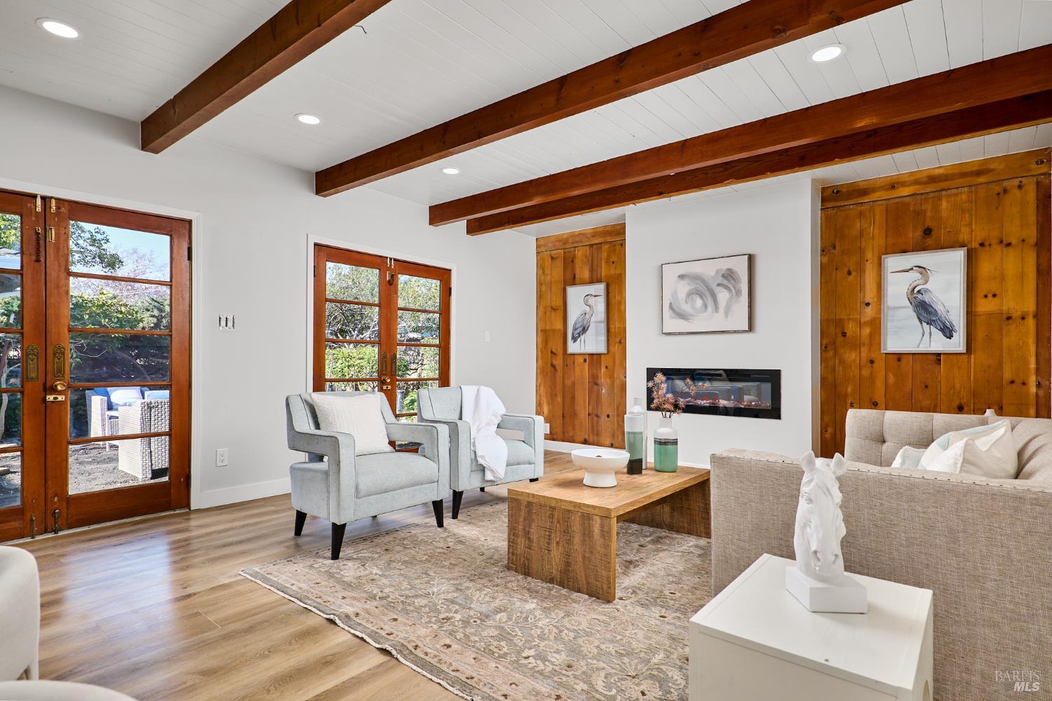 736 Nevada Street Fairfield, CA 94533 - Photo 13 of 36 a living room with furniture and next to a window