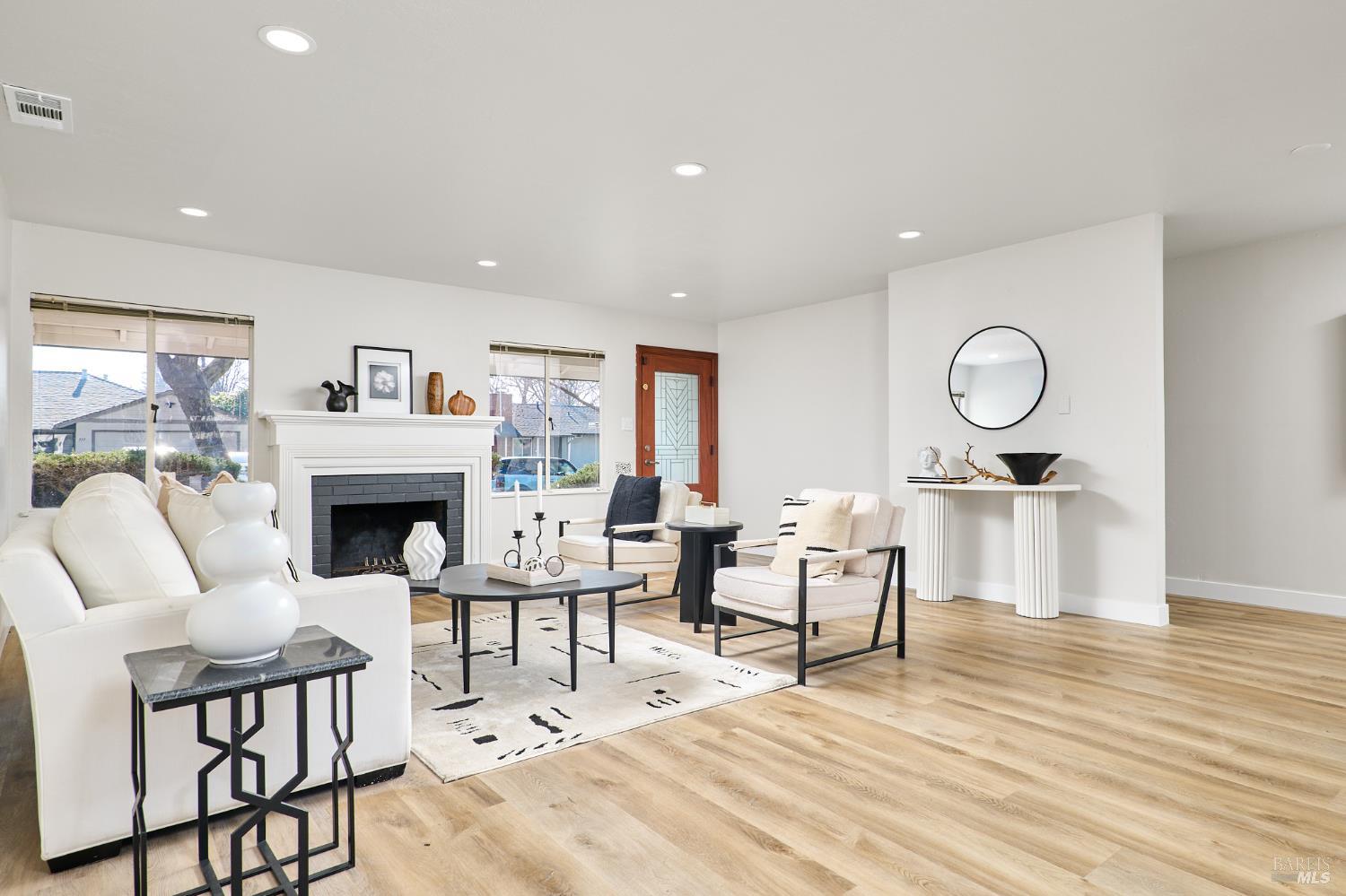 736 Nevada Street Fairfield, CA 94533 - Photo 2 of 36