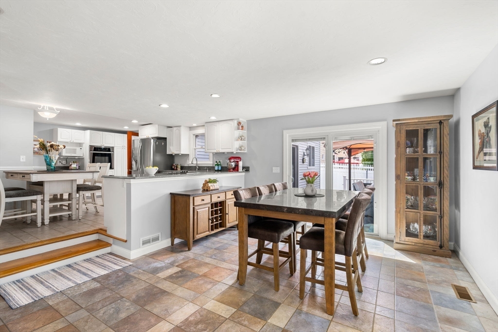 66 Ellery Road Waltham, MA 02453 - Photo 6 of 42 Gallery Image 6