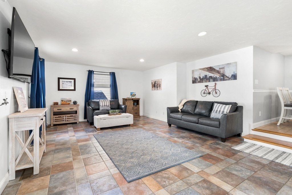 66 Ellery Road Waltham, MA 02453 - Photo 8 of 42 Gallery Image 8