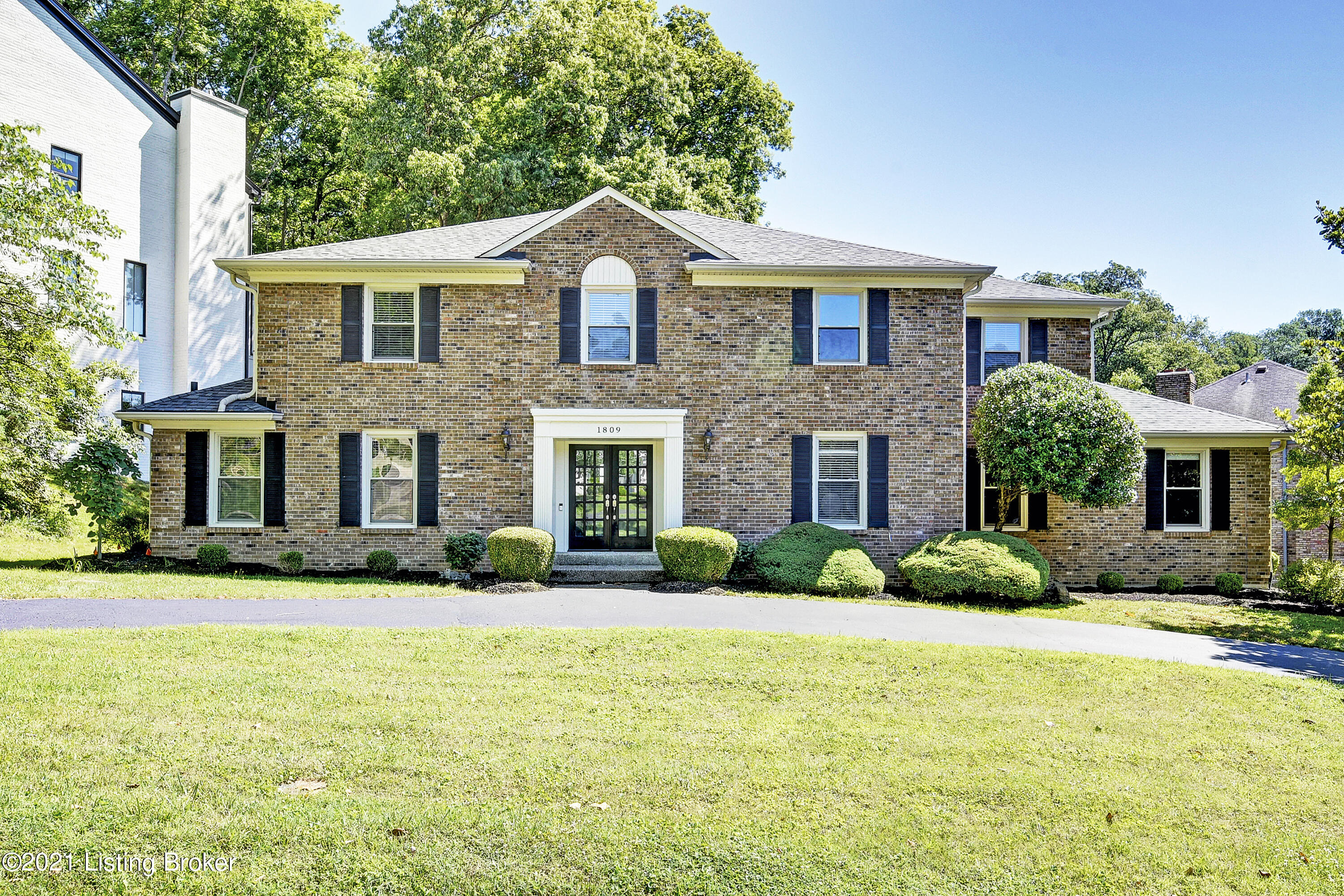 1809 Round Ridge Road Louisville, KY 40207 - Photo 1 of 22 Riverwood!