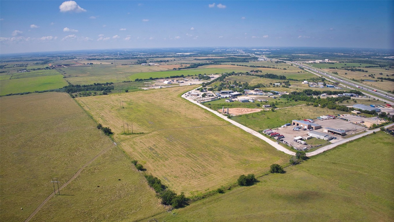 35 Ih Georgetown, TX 78626 - Photo 23 of 33 a view of a city