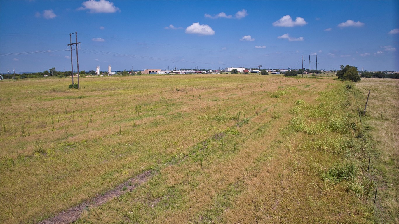 35 Ih Georgetown, TX 78626 - Photo 29 of 33 a view of an ocean and a yard
