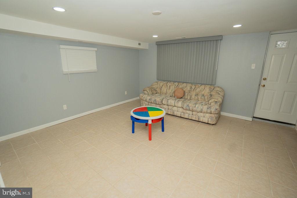 9957 Sandy Road Philadelphia, PA 19115 - Photo 23 of 28